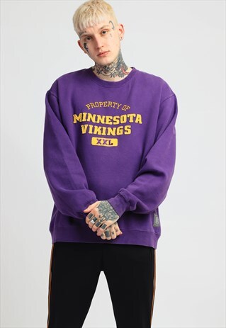 VINTAGE REEBOK SWEATSHIRT