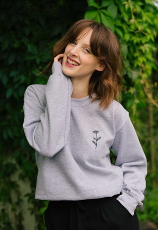 EMBROIDERED DAISY SWEATER