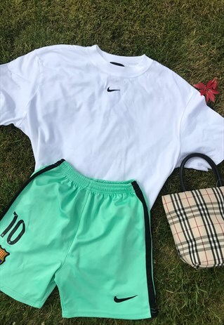 VINTAGE 90'S OVERSIZED GREEN NIKE SHORTS
