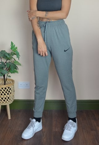 Vintage Nike Joggers Sweatpants w Tapered Leg & Tick Logo