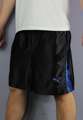 VINTAGE PUMA SHORTS IN BLACK WITH POCKETS, EMBROIDERED LOGO.
