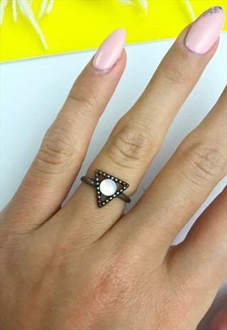 1980'S BRASS MOONSTONE RING
