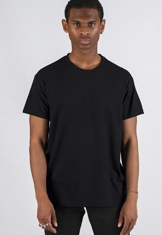 BASIC BLACK T-SHIRT MAN
