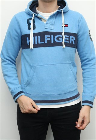 TOMMY HILFIGER - BLUE EMBROIDERED SPELLOUT HOODIE - MEDIUM