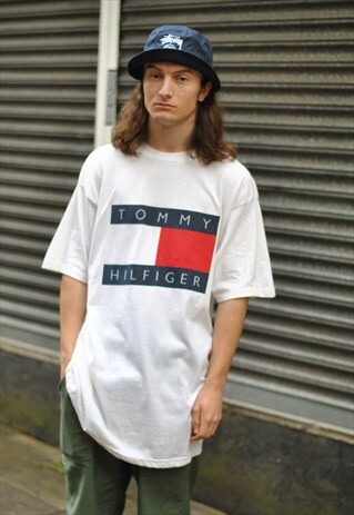 VINTAGE 90S TOMMY HILFIGER BIG FLAG TEE