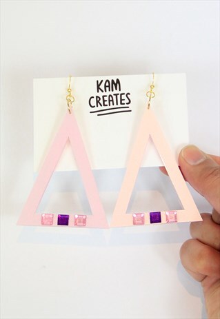 TRIANGLE STATEMENT EARRINGS IN PINK PEARL WITH GEMS
