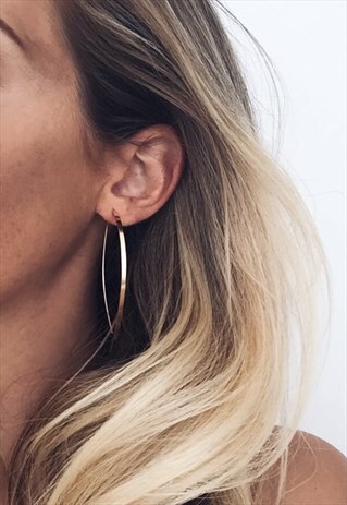 SIMPLE GOLD PULL THROUGH EARRINGS