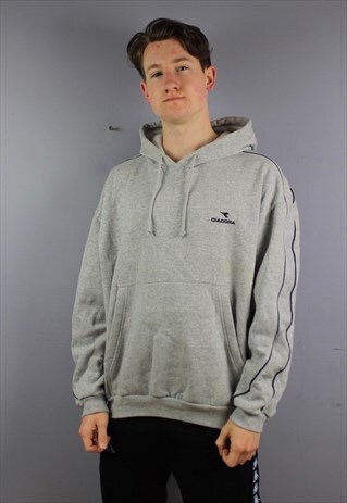 VINTAGE DIADORA HOODIE IN GREY WITH EMBROIDERED LOGO. POUCH