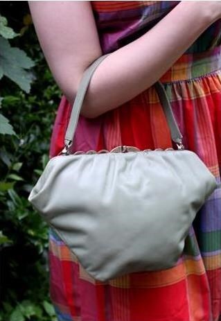 VINTAGE 1950S GREEN TRIANGULAR QUIRKY FAUX LEATHER HANDBAG