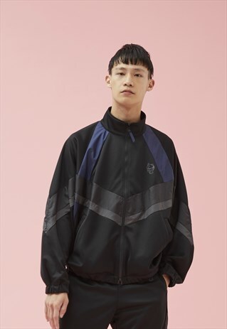JOGGERS TRACK JACKET IN BLACK WITH STRIPES