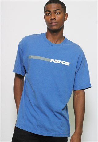 VINTAGE NIKE T-SHIRT