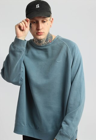 VINTAGE NIKE SWEATSHIRT