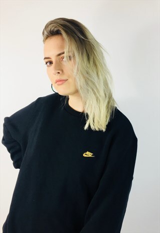 RETRO 90S NIKE SPELLOUT SWOOSH SWEATSHIRT