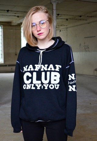 BLACK VINTAGE 90S HOODIE