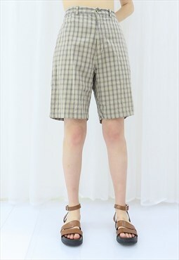 90s Vintage Beige Check High Waisted Shorts (Size XL)