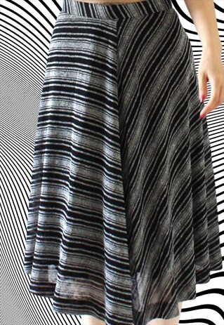 VINTAGE BLACK GREY SKIRT BASIC SIZE S T318
