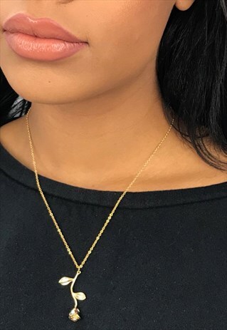 THE ENCHANTED ROSE PENDANT NECKLACE
