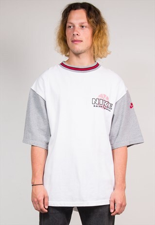 90'S VINTAGE WHITE NIKE BASKETBALL SPORTS T-SHIRT