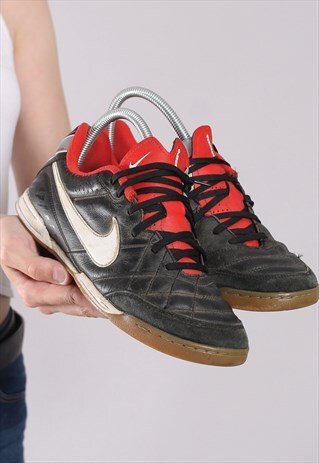 VINTAGE NIKE TRAINERS SIZE UK 5.5