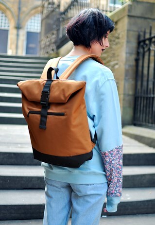 LAPTOP BACKPACK CAMEL ROLL TOP