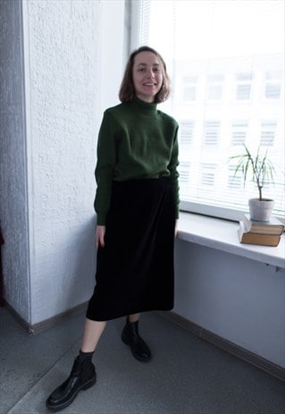 VINTAGE 80'S BLACK VELVET MIDI SKIRT