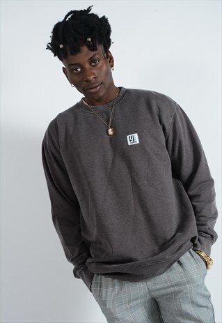 YIFY WHITE LABEL SWEATSHIRT IN WASHED BLACK.