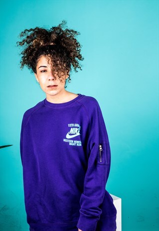 VINTAGE NIKE 1990S SWEATER IN PURPLE WITH LOGO PRINT