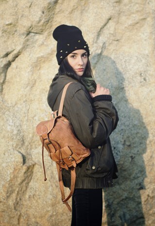 SMALL TAN RUCKSACK 80'S STYLE (ONE FRONT POCKET)