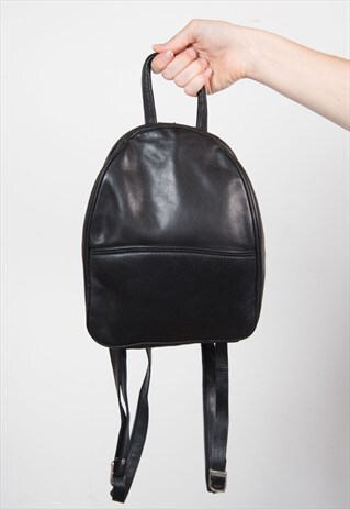 90'S BLACK LEATHER BACKPACK