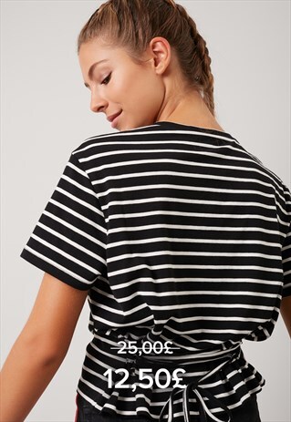 EXCLUSIVE BACK LACE-UP STRIPED T-SHIRT