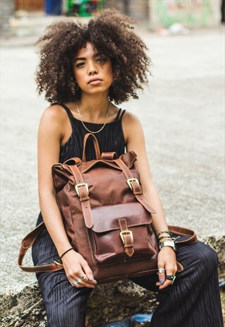 PREMIUM STRESSED BROWN HUNTER LEATHER MESSENGER BACKPACK