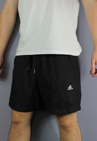 VINTAGE ADIDAS SHORTS IN BLACK WITH POCKETS, EMBROIDERED LOG