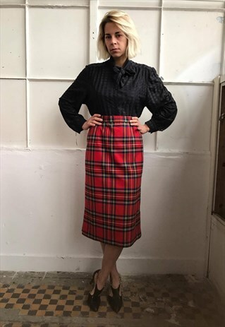 VINTAGE 80' BEAUTIFUL ELEGANT CLASSIC UK CHECKED RED SKIRT