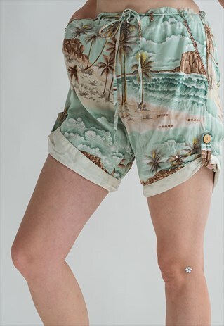 VINTAGE 80S HAWAII PATTERNED CHIC SHORTS