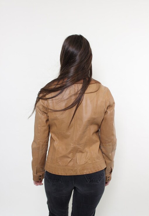 garment image