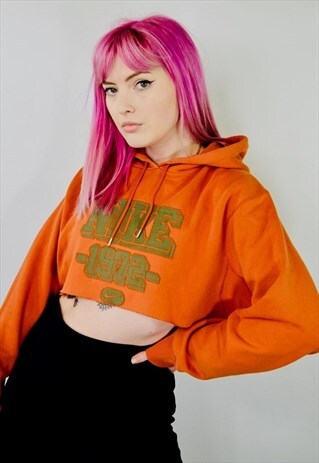 VINTAGE NIKE ORANGE CROP HOODIE