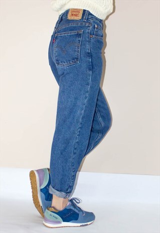 VINTAGE HIGH WAIST BLUE MOM LEVI'S JEANS