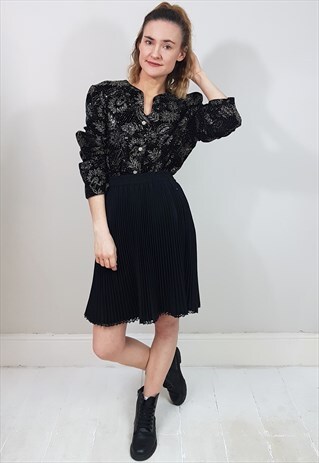 VINTAGE 80'S BLACK PLEATED LACE HEM MINI SKIRT