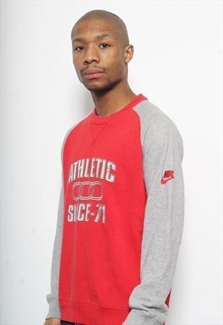 VINTAGE NIKE ATHLETIC SWEATSHIRT RED