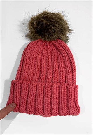 CONTRAST FAUX FUR BOBBLE KNITTED RIBBED BEANIE HAT - RED