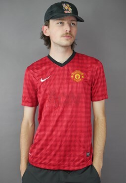 Vintage Nike Manchester United Football Shirt in Red 