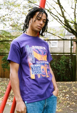 SHORT SLEEVED T-SHIRT IN PURPLE WITH AFTER PARTY BUS PRINT