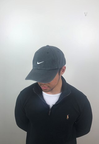 VINTAGE BLACK NIKE CAP