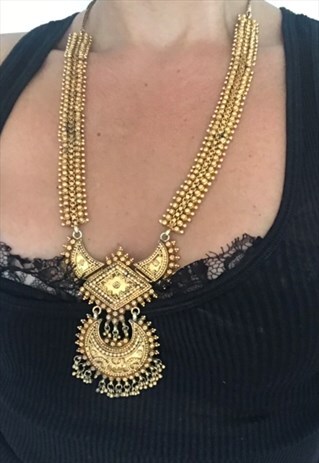 VINTAGE Y2K GOLD INDIAN NECKLACE