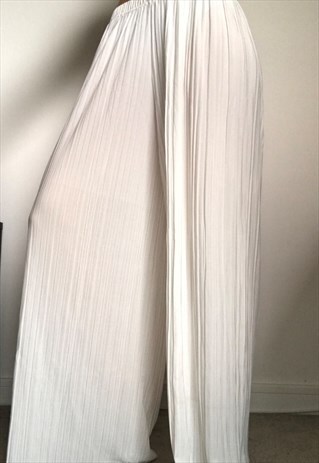 WHITE LIGHTWEIGHT FLAIRED TROUSERS