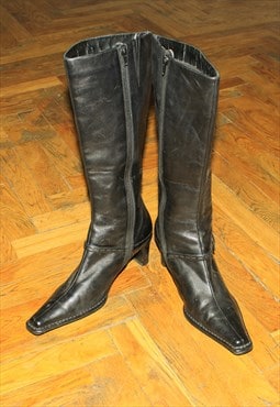 Vintage Y2K high heel boots in black