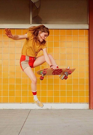 WOMEN'S RED/SAND SHORT