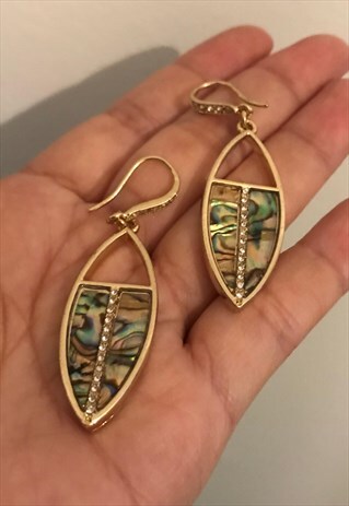 BROKEN SHELL STONE EARRING