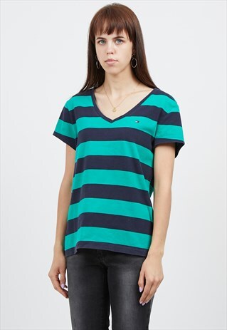 90S VINTAGE GREEN TOMMY HILFIGER V-NECK STRIPED T-SHIRT
