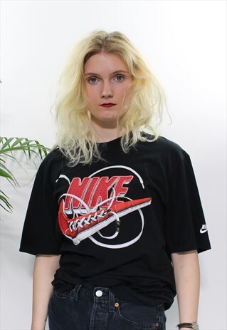 VINTAGE NIKE T-SHIRT